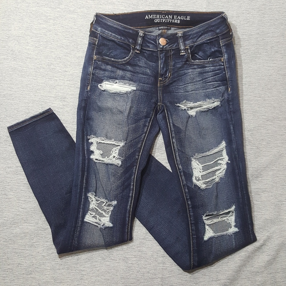 Size 4 regular American Eagle ripped jeans